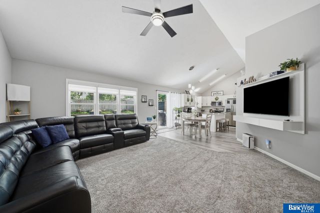 5626 NW 11th Circle, Lincoln, NE 68521