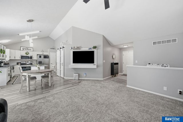 5626 NW 11th Circle, Lincoln, NE 68521