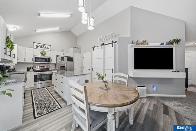5626 NW 11th Circle, Lincoln, NE 68521