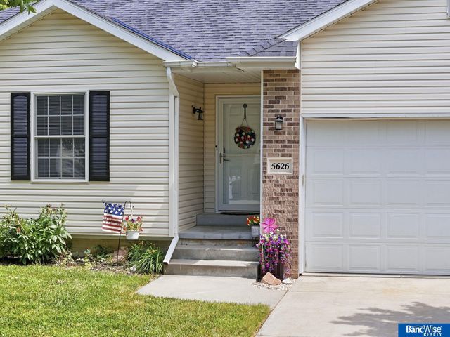 5626 NW 11th Circle, Lincoln, NE 68521