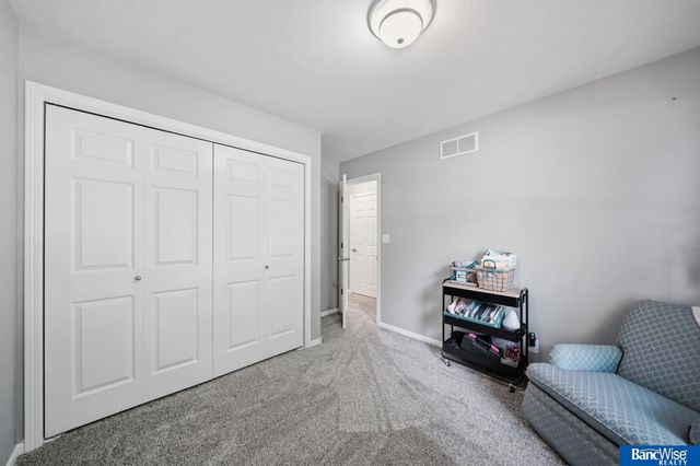 5626 NW 11th Circle, Lincoln, NE 68521
