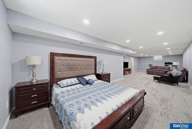 5626 NW 11th Circle, Lincoln, NE 68521
