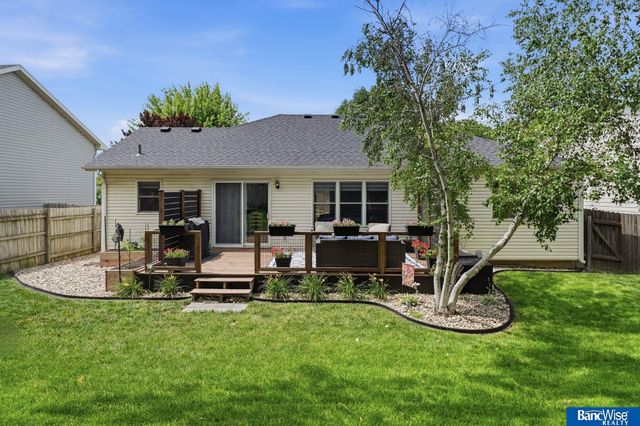 5626 NW 11th Circle, Lincoln, NE 68521