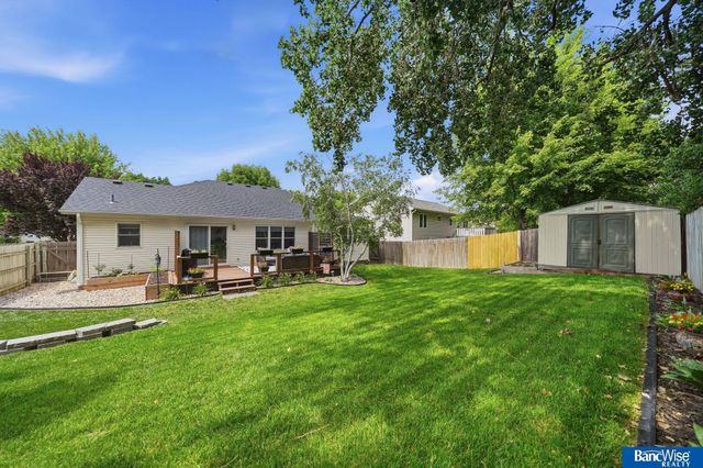 5626 NW 11th Circle, Lincoln, NE 68521