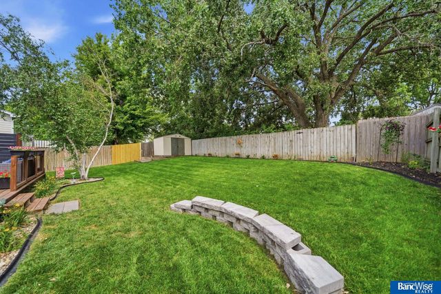 5626 NW 11th Circle, Lincoln, NE 68521