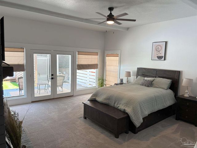 68 Shoreline Dr, Gulf Breeze, FL 32561