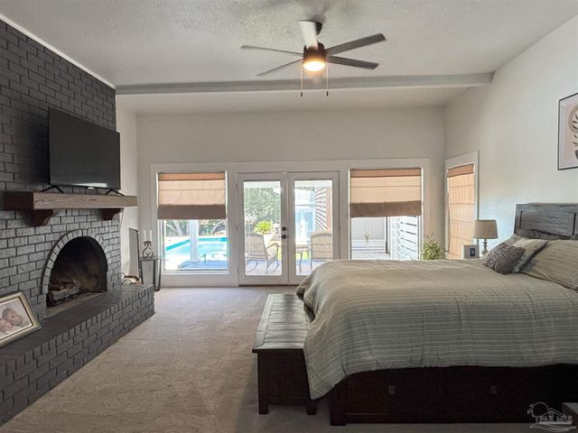 68 Shoreline Dr, Gulf Breeze, FL 32561