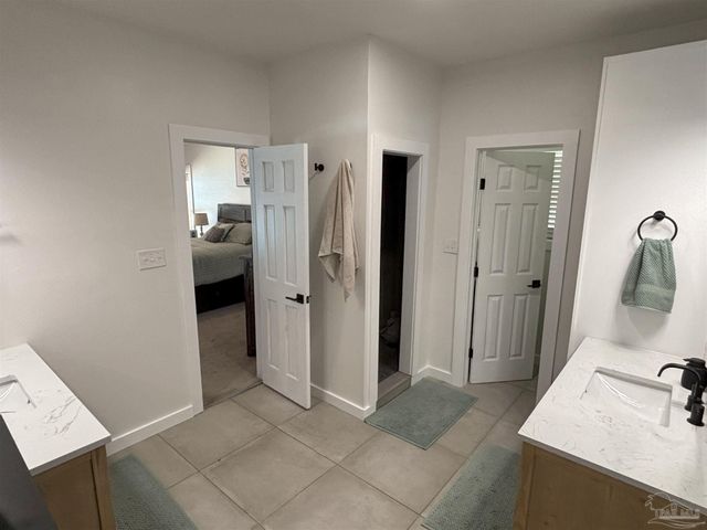 68 Shoreline Dr, Gulf Breeze, FL 32561