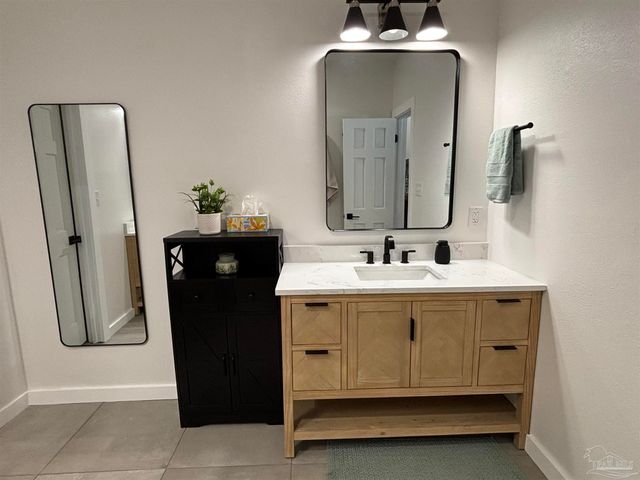 68 Shoreline Dr, Gulf Breeze, FL 32561