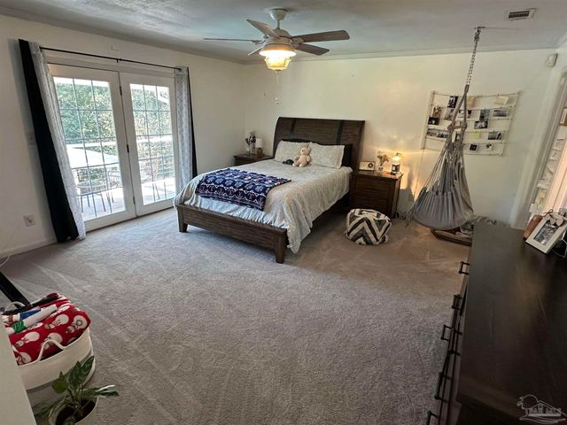 68 Shoreline Dr, Gulf Breeze, FL 32561