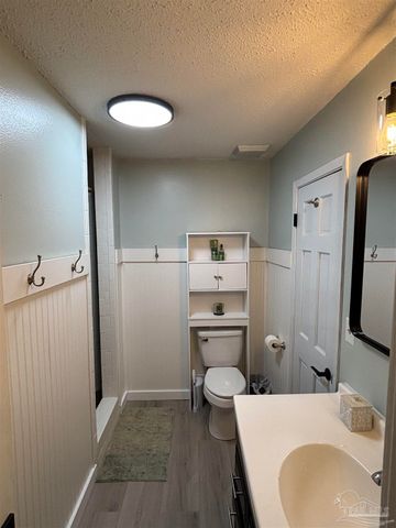 68 Shoreline Dr, Gulf Breeze, FL 32561