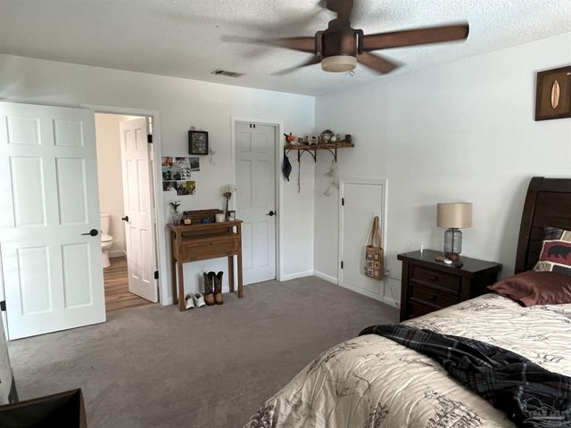 68 Shoreline Dr, Gulf Breeze, FL 32561