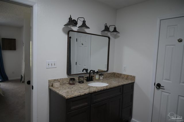 68 Shoreline Dr, Gulf Breeze, FL 32561