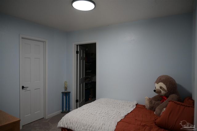 68 Shoreline Dr, Gulf Breeze, FL 32561