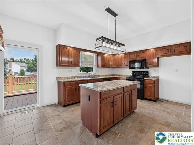 3736 Melrose Court, Bethlehem City, PA 18020