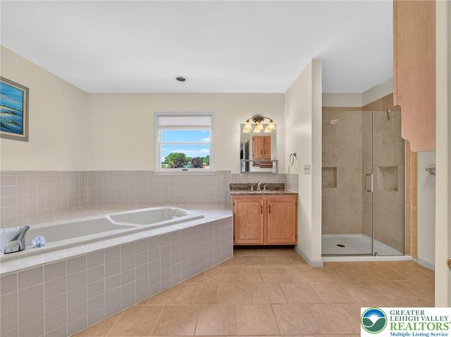 3736 Melrose Court, Bethlehem City, PA 18020