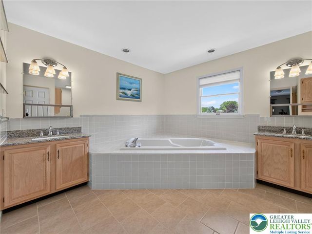 3736 Melrose Court, Bethlehem City, PA 18020