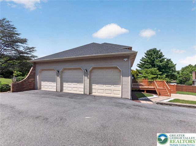 3736 Melrose Court, Bethlehem City, PA 18020