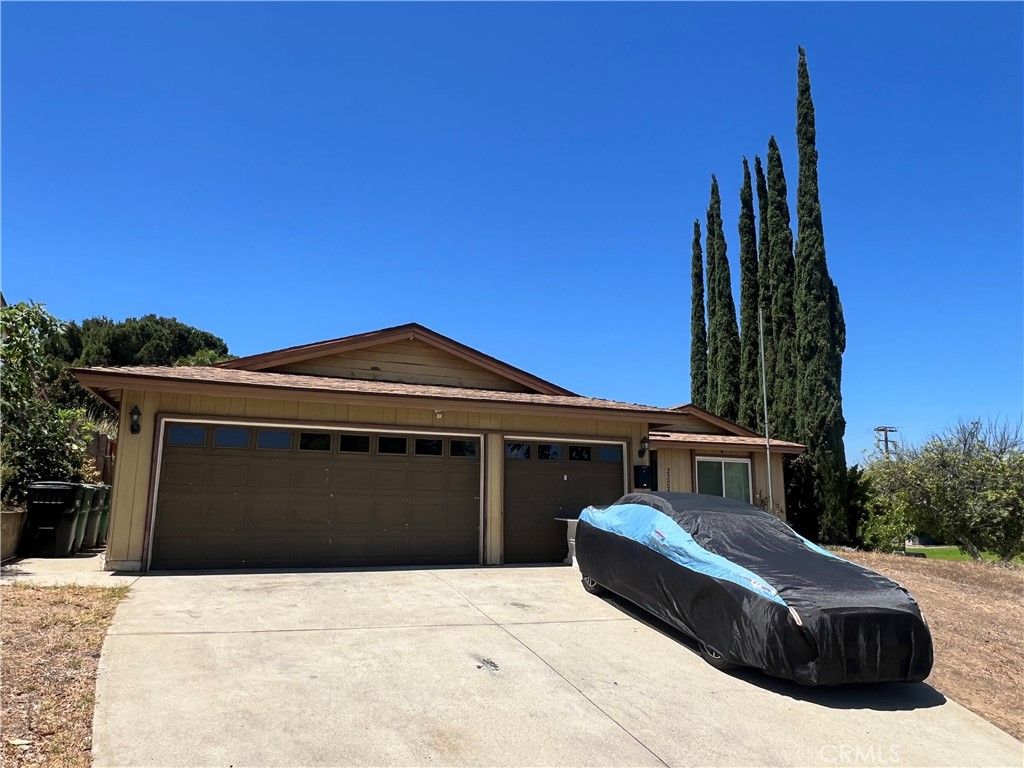 2302 Avenida Del Vista, Corona, CA 92882 — exterior