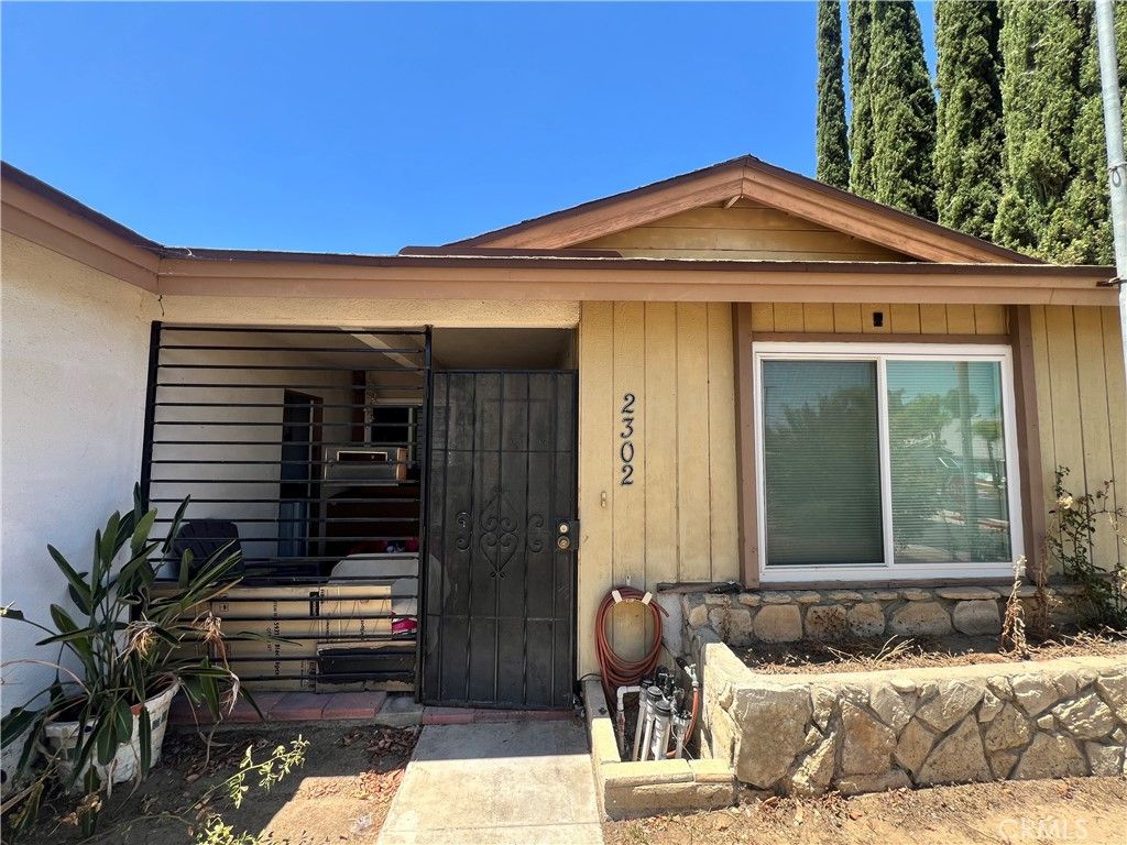 2302 Avenida Del Vista, Corona, CA 92882 — photo 4