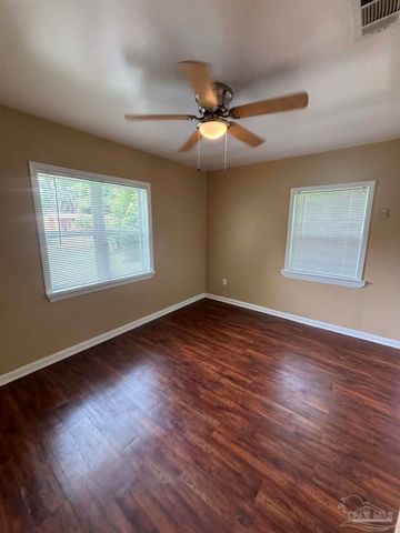 28 Norwood Dr, Pensacola, FL 32506