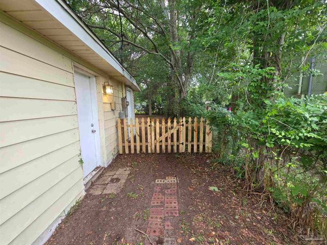 28 Norwood Dr, Pensacola, FL 32506