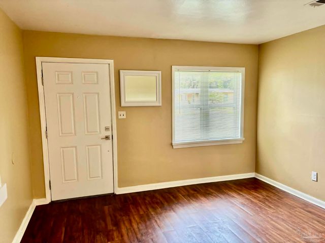 28 Norwood Dr, Pensacola, FL 32506