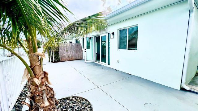 8235 Crespi Blvd 4, Miami Beach, FL 33141