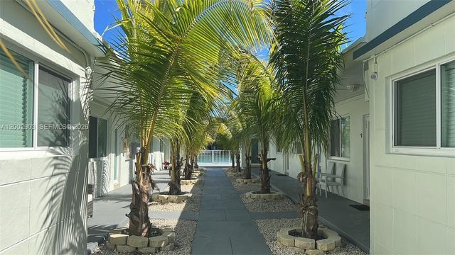 8235 Crespi Blvd 4, Miami Beach, FL 33141