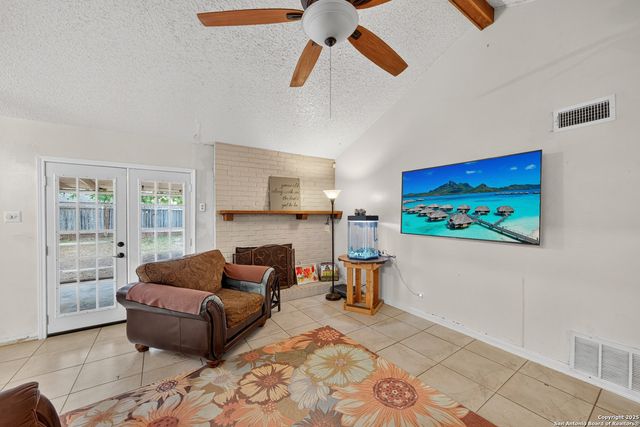 7246 Enchanted Flame, San Antonio, TX 78250