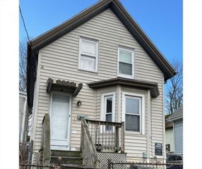 17 Marianna St, Lynn, MA 01902
