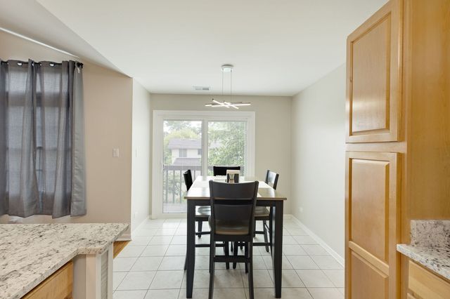 14547 Club Circle Drive, Oak Forest, IL 60452