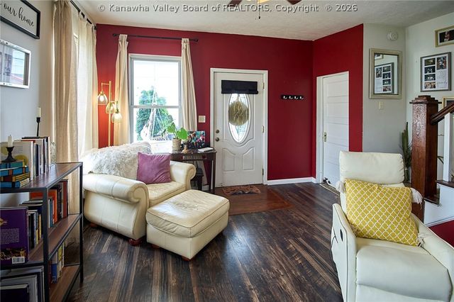 175 5th Street, Dunbar, WV 25064