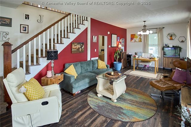 175 5th Street, Dunbar, WV 25064