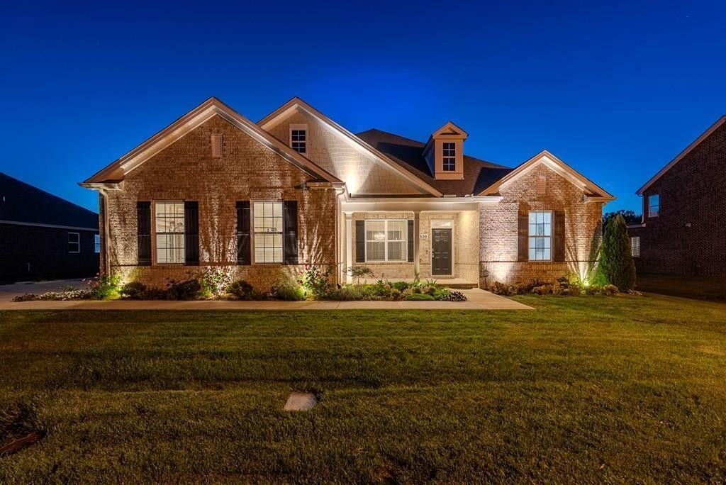 320 Greymoor Ln, Cookeville, TN 38501