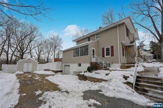 77 Garside Avenue, Wayne, NJ 07470