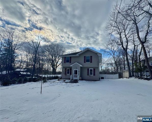 77 Garside Avenue, Wayne, NJ 07470