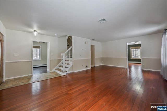 77 Garside Avenue, Wayne, NJ 07470