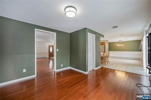 77 Garside Avenue, Wayne, NJ 07470