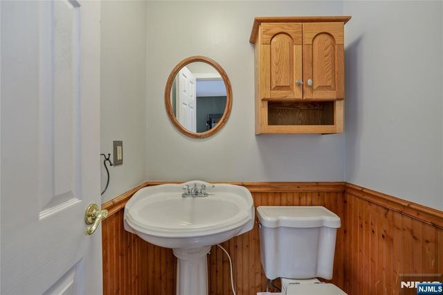 77 Garside Avenue, Wayne, NJ 07470