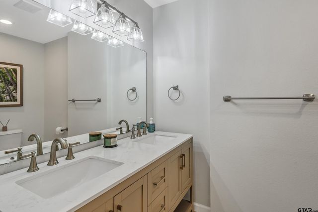 3310 Old Bullard Rd, Tyler, TX 75701
