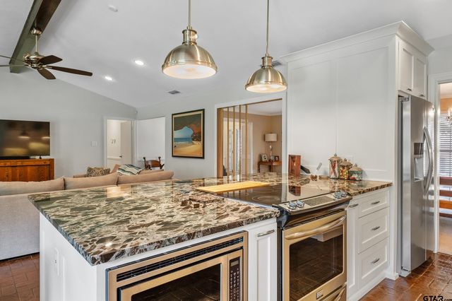 3310 Old Bullard Rd, Tyler, TX 75701