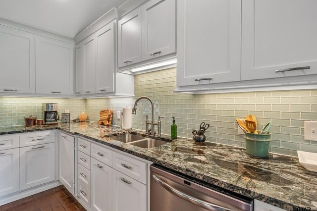 3310 Old Bullard Rd, Tyler, TX 75701
