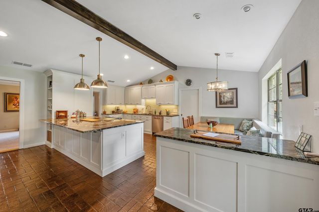 3310 Old Bullard Rd, Tyler, TX 75701