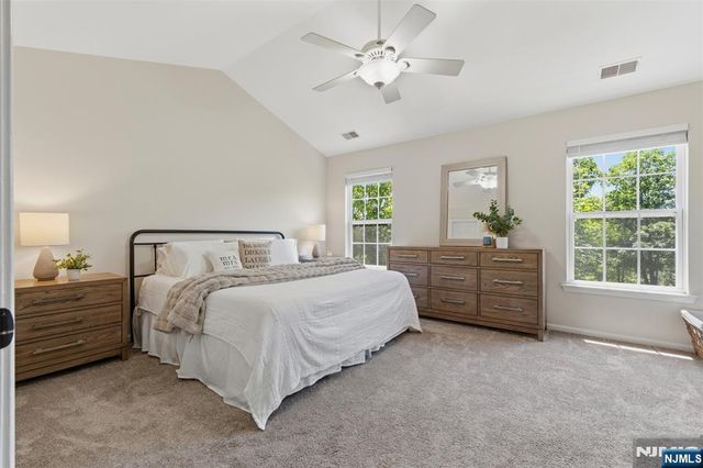 28 Mountainside Drive, Pompton Lakes, NJ 07442