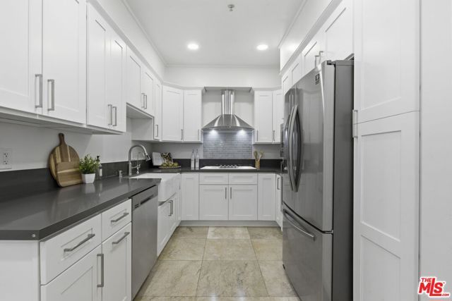 120 S Crescent Drive 104, Beverly Hills, CA 90212
