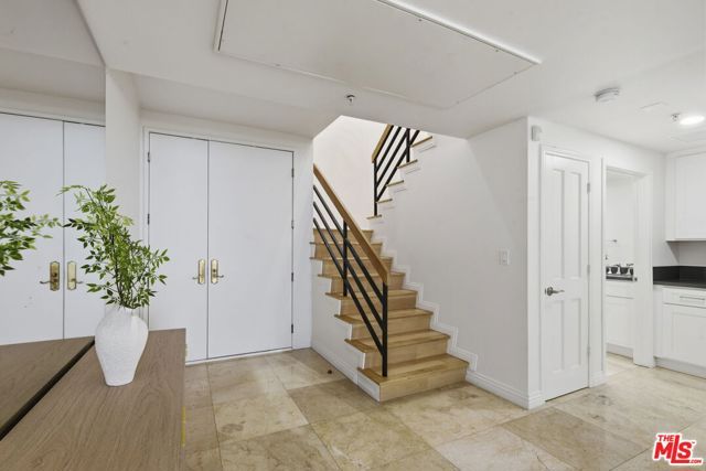 120 S Crescent Drive 104, Beverly Hills, CA 90212