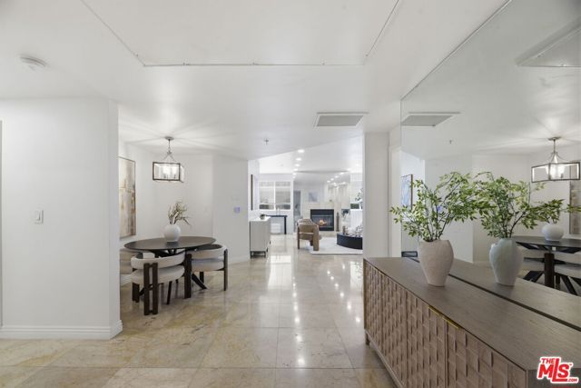 120 S Crescent Drive 104, Beverly Hills, CA 90212