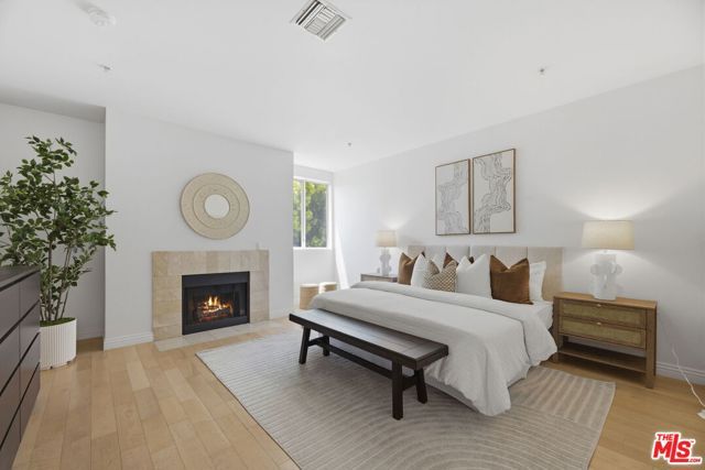 120 S Crescent Drive 104, Beverly Hills, CA 90212