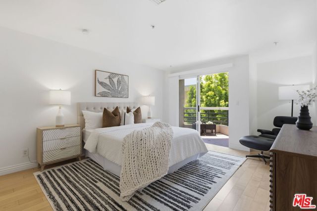 120 S Crescent Drive 104, Beverly Hills, CA 90212